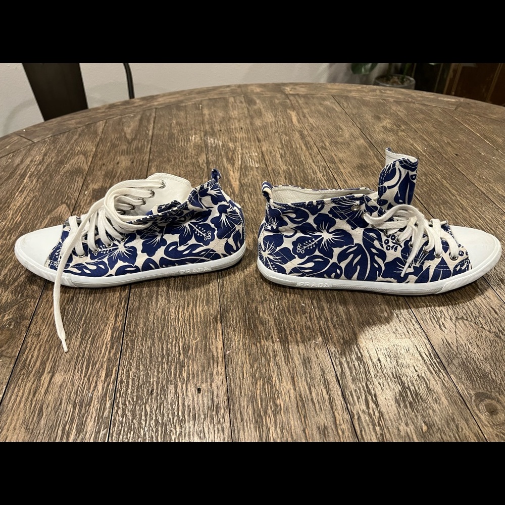 Authentic Prada Sneaker’s. Size 40